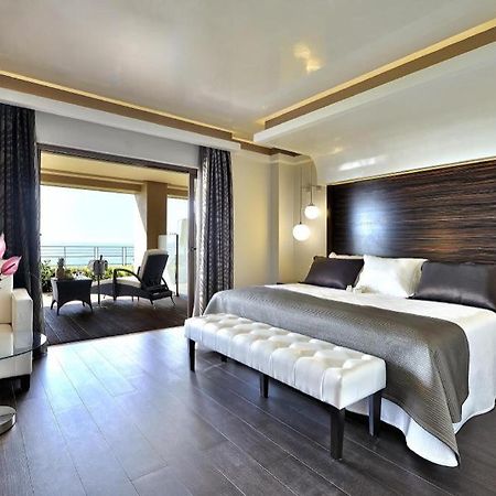 Hotel Vincci Seleccion Aleysa Benalmádena Exteriér fotografie A bedroom at the hotel